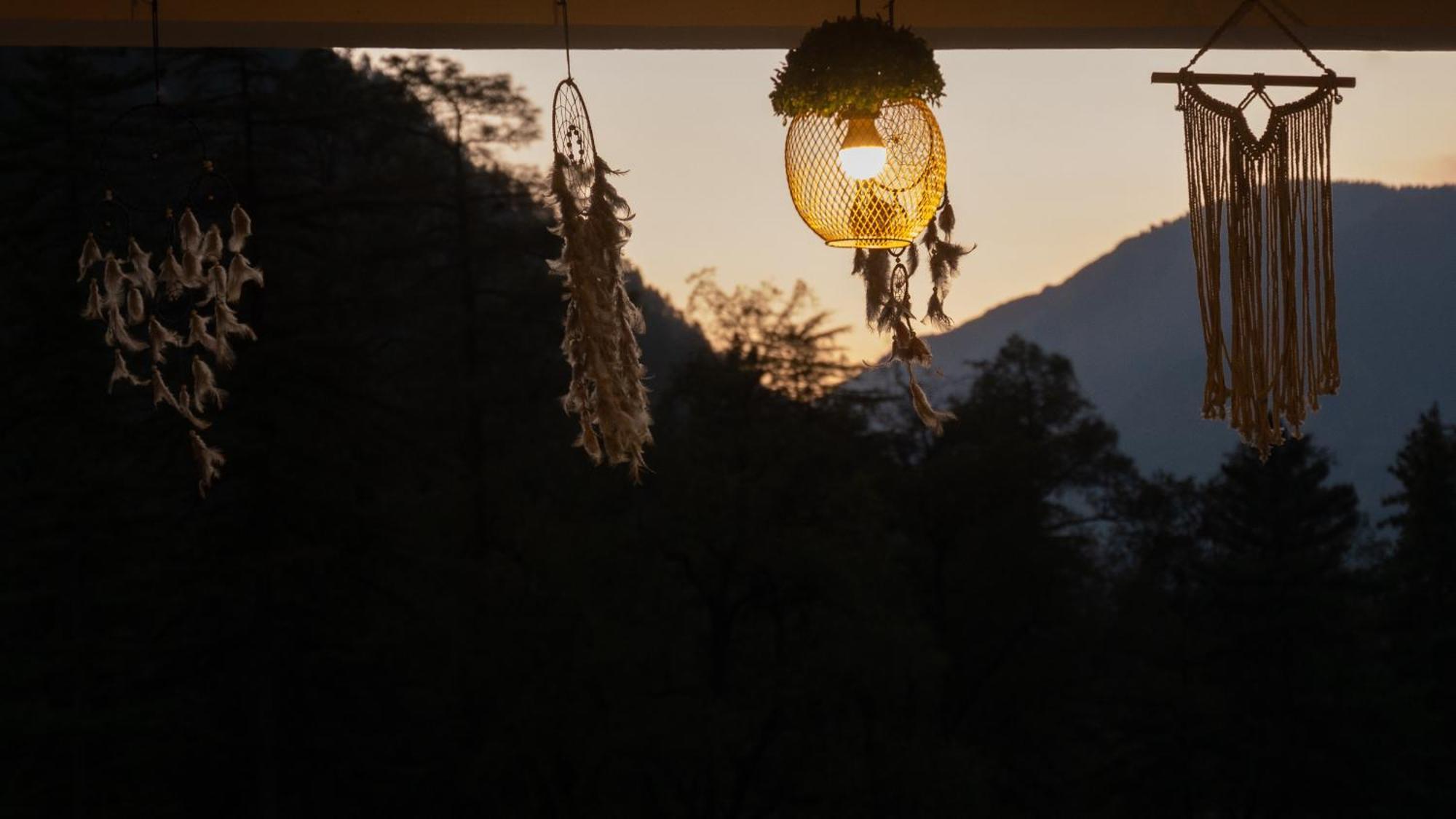 Wabi Sabi Riverside Hostel Kasol Exterior foto